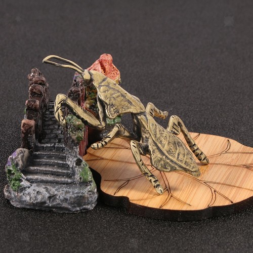 Figurine mante religieuse - de,