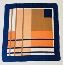 Carré en soie graphique