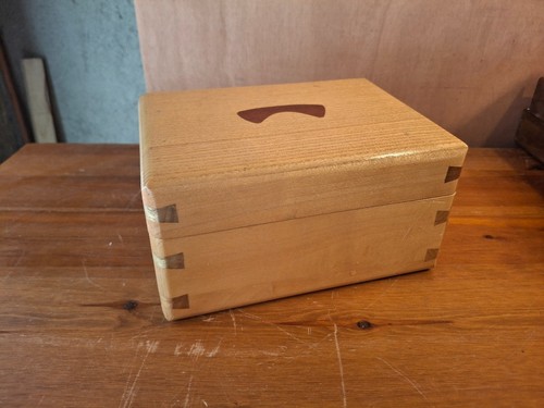 Boite bois moustache - boite,