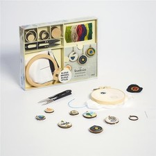 Coffret L'atelier miniature les broderies bijoux - Le livre Les broderies miniat