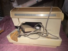 Singer Futura Model 900 Sewing