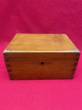 Boîte ancienne en bois à serrure queue d’aronde artisanale vers 1930