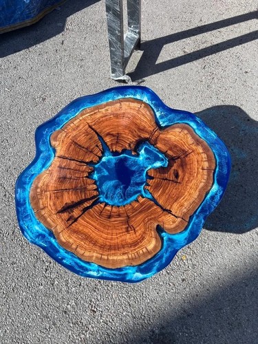 Table basse époxy bleu bord