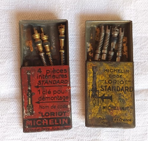 Anciennes petites boîtes - petites,