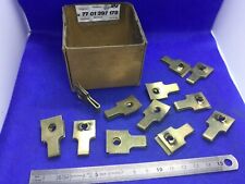 Lot de 12 clips écrous pour