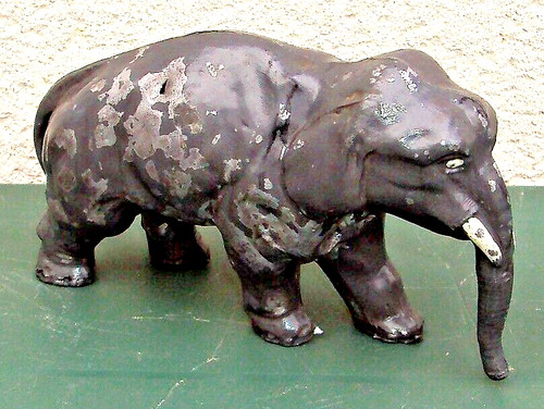 Tres rare eléphant type - tres,