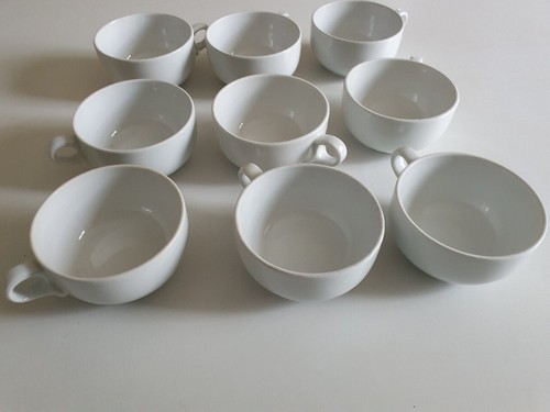 Lot tasses en porcelaine - 9,