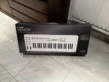 M-audio venom synth avec carte son intégrée,  multi effets sur les entrées