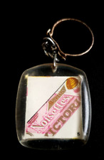 Ancien Porte Cle Chocolat Victoria Surfin Noisette