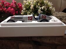 CMC 1/18 Mercedes Benz portant le numero 12 - W125 1937 -Limited Édition