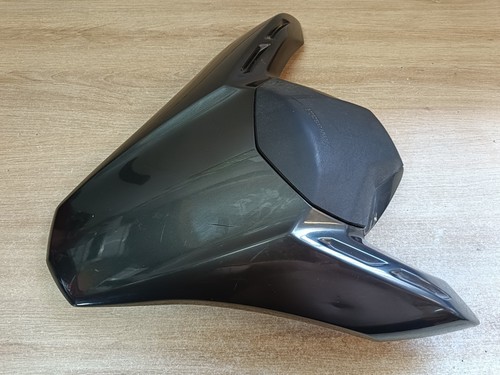 Capot couvercle selle - un,
