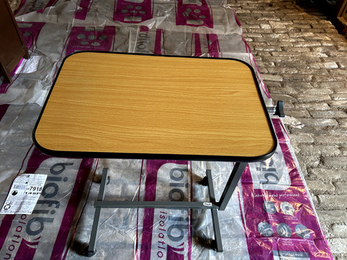 Table pour lit médicalisé