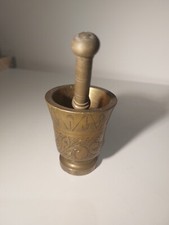 Ancien mortier en bronze Avec