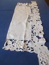 Dessus de meuble N°29 lin chanvre grappes raisin broderie 45 x 138 cm accidents