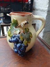 Pichet Barbotine Decor Grappe De Raisins Terre Cuite vernissée