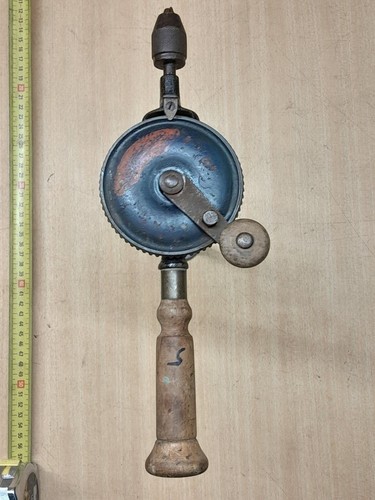 Perceuse main ancienne - perceuse,