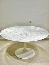 Table Tulipe Knoll 137 cm en
