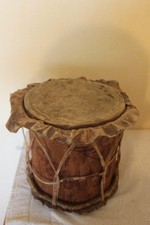 TAMBOUR OU TAM -TAM  traditionnel  AFRICAIN  en parfait état,