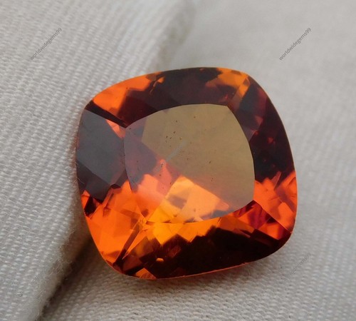 Saphir orange naturel - , 9