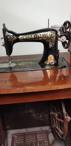 Meuble avec une machine - avec,
