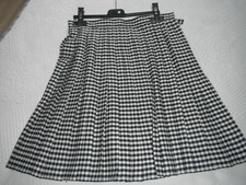 JUPE COURTE PIED DE POULE  PLISSE SOLEIL   carreaux noir blanc T 42