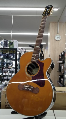 Guitare acoustique électrique