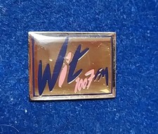 RARE PINS RADIO WIT 100.7 FM MÉDIA 
