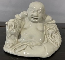 Ancien Bouddha rieur en blanc