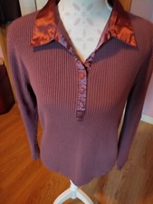 PULL AUTRE TON TAILLE :4.COLORIS BORDEAUX. COL  ET PATTE DE BOUTONNAGE SATINE