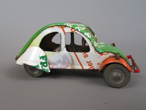 D704 jouet canettes recyclées - d704,