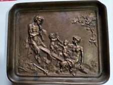 PLAT EN BRONZE CLODION DECOR scène animée d'un satyre femme dénudée