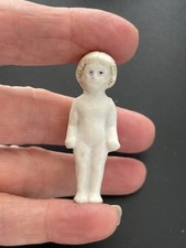 Poupée miniature tout biscuit