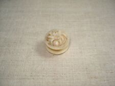 Ancien Petit Dévidoir à Fil Sculpté de Fleurs