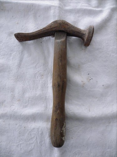 Tres ancien marteau - tres, de