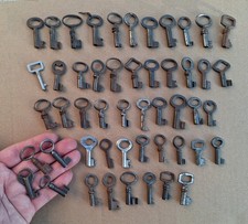 Lot 50 Anciennes petites clés