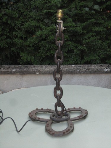 Ancienne lampe brutaliste - brutaliste, en