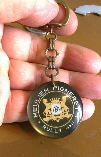Ancien porte clé - , vin