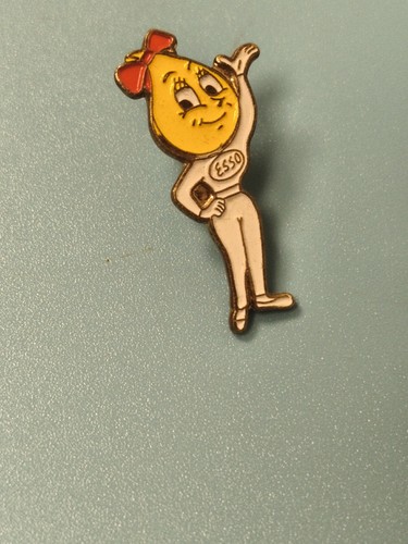 Pin vintage esso - vintage,