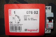 LEGRAND 07602 DISJONCTEUR MODULAIRE 1POLE + NEUTRE 2A COURBE C, 2AMPERES PC.6KA