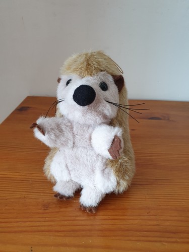 Belle peluche hérisson