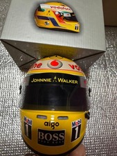 Casque Lewis Hamilton échelle