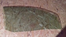 VITRE LATERALE avant droite