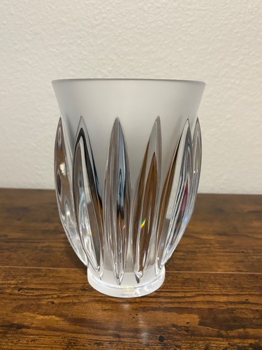 Vtg lalique frosted h - vtg, 8"h