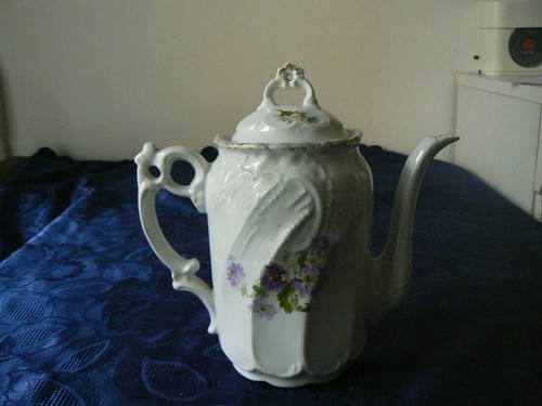 Ancienne cafetiere porcelaine - ancienne,