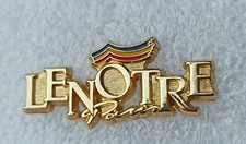 Pins Lenôtre à Paris. Pâtisserie Chocolat 