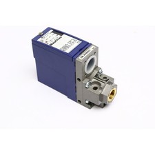 Telemecanique  XML A070D2S11 Pressostat 70Bar No box (B1336)