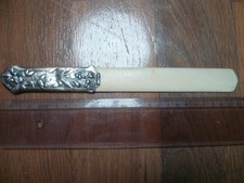 ouvre lettre art deco