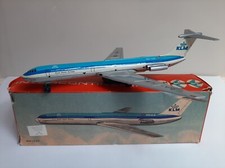 Ancien AVION de ligne en tôle