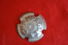 Belle capsule de champagne à encoches avec étoile (N° ?)