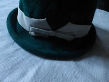 ancien chapeau de femme CHIC  en feutre vert   Taille : 56  Année 1950 -1960